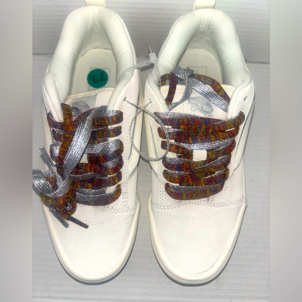 NWOB Vans - Women's Platform Marshmallow / Off The Wall Trainers /Sneakers